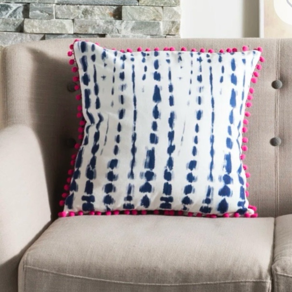 NWT Safavieh Atalia Batik Throw Pillow 20x20